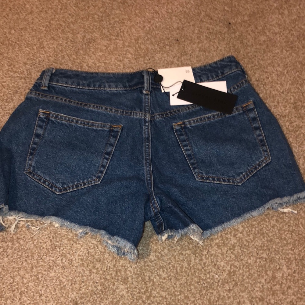 Gianni Bini classic cut off short